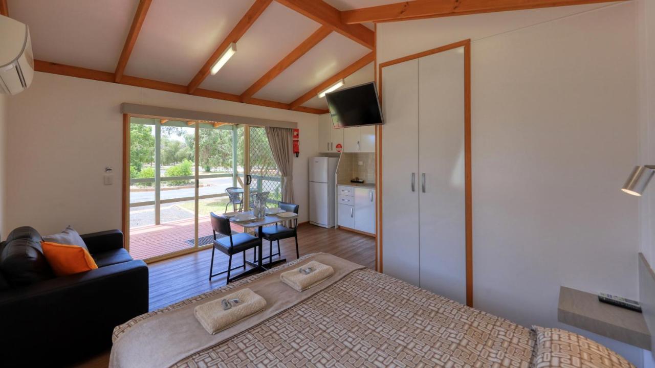Cobar Caravan Park Exterior foto